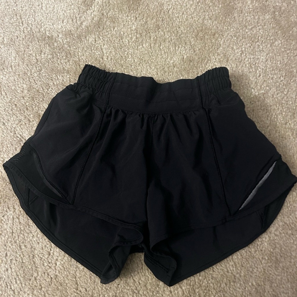 Lululemon Hotty Hot Shorts 2.5”